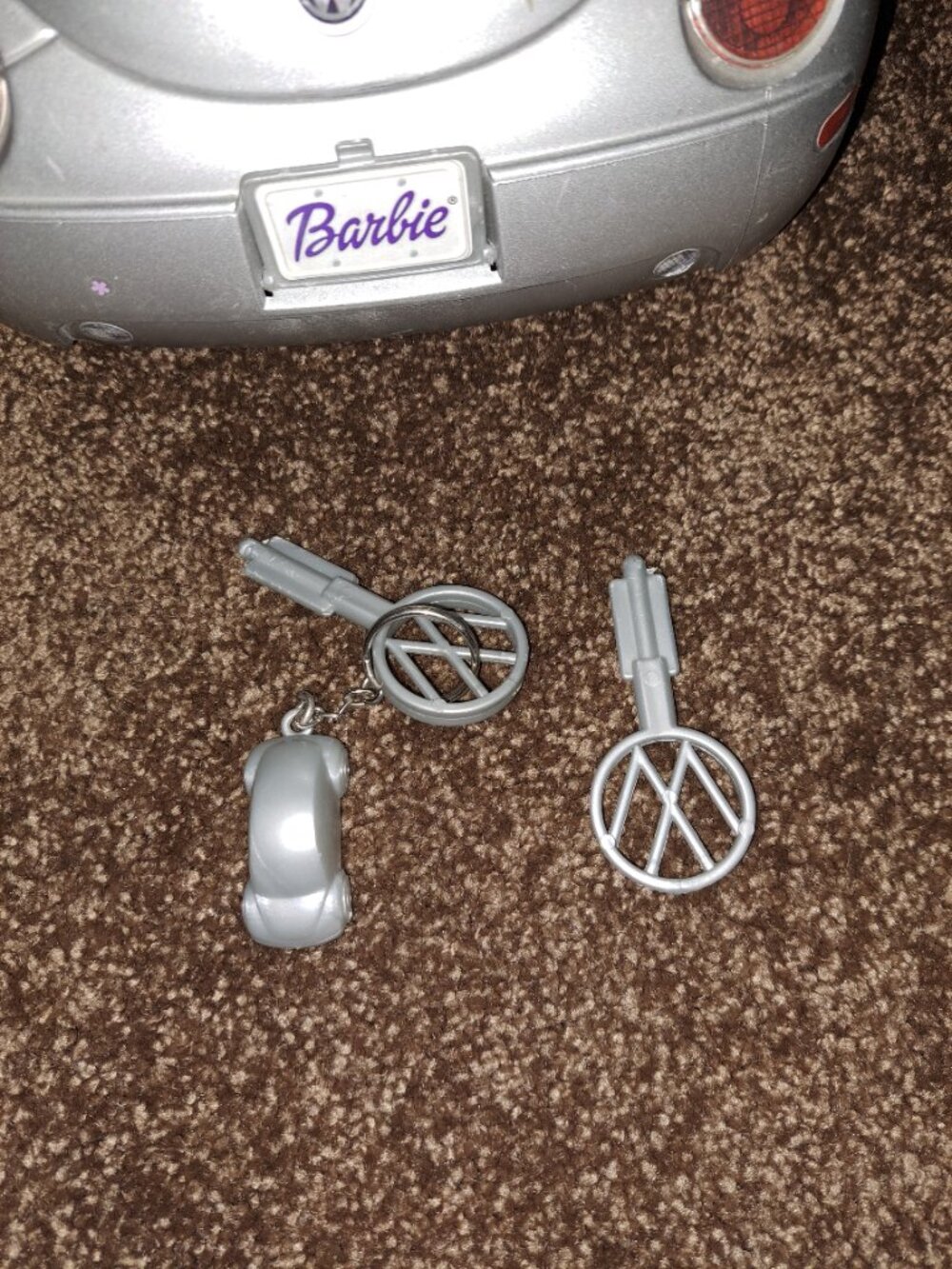 Vintage 2000 Mattel Barbie Silver Volkswagen Beetle toy car with flower decals - Picture 10 of 14